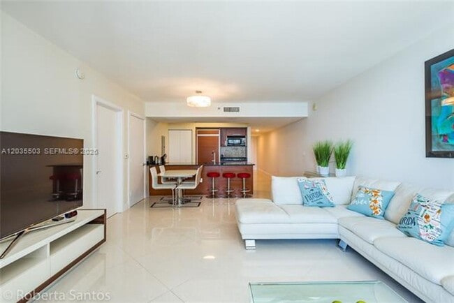 Building Photo - 1830 S Ocean Dr
