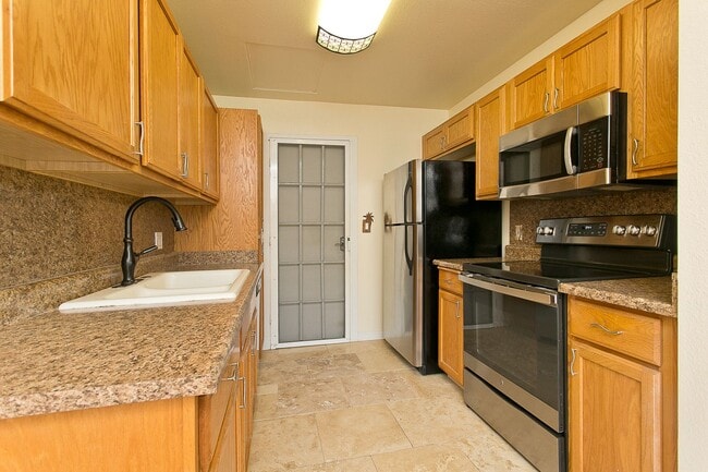 Building Photo - Kailua Rental, 3 bedroom 1.5 bath with AC ...