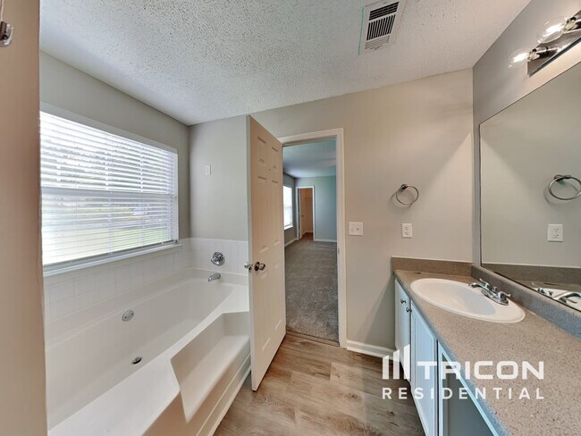 Building Photo - 2605 Thunder Basin Way