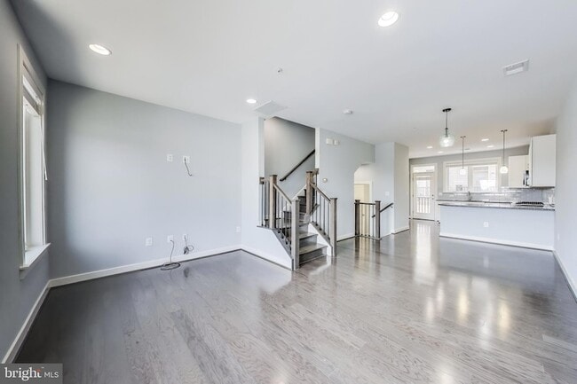 Building Photo - 16580 Crabbs Branch Way