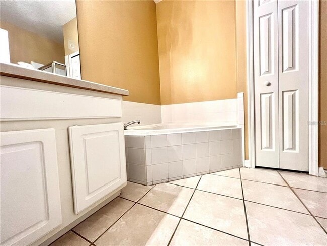 Building Photo - 16708 Glenbrook Blvd