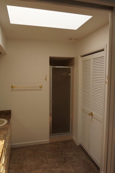 Building Photo - 14865 Feather Cove Rd