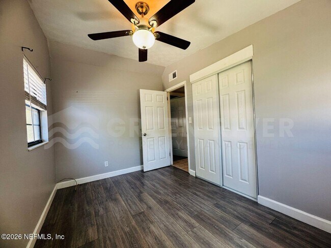 Building Photo - 246 Sara Dr