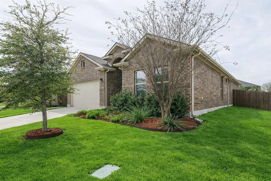 Building Photo - 9125 Highland Orchard Dr