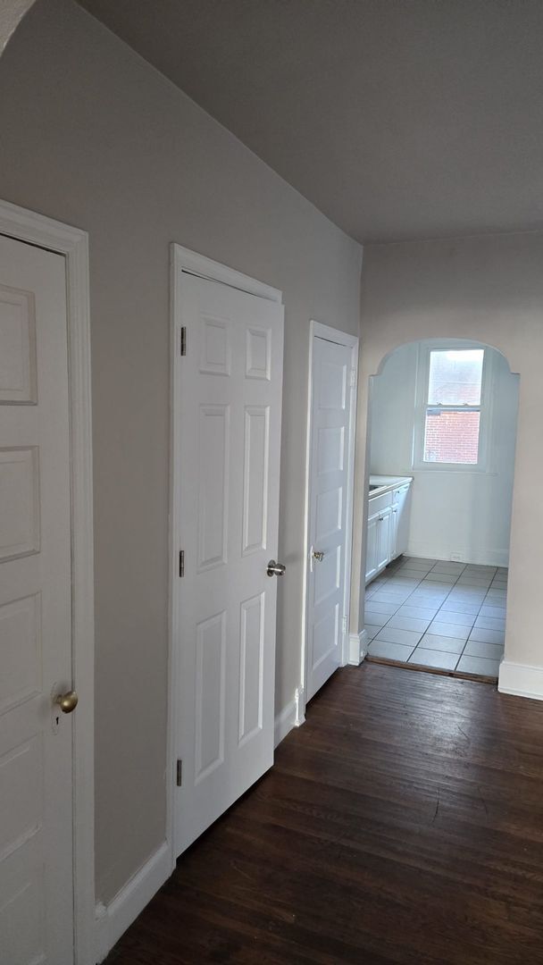 Building Photo - Beautiful West Philadelphia Porch Front