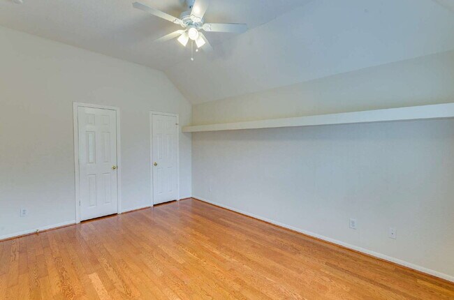 Building Photo - Spacious 5-Bedroom Home in Brazos Landing!