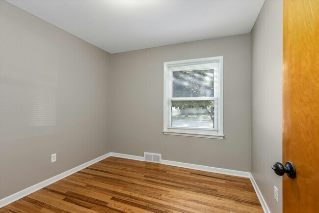 Building Photo - 1319 Amelia St