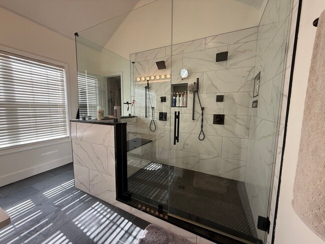 Building Photo - 2317 Kissing Tree Ln SE