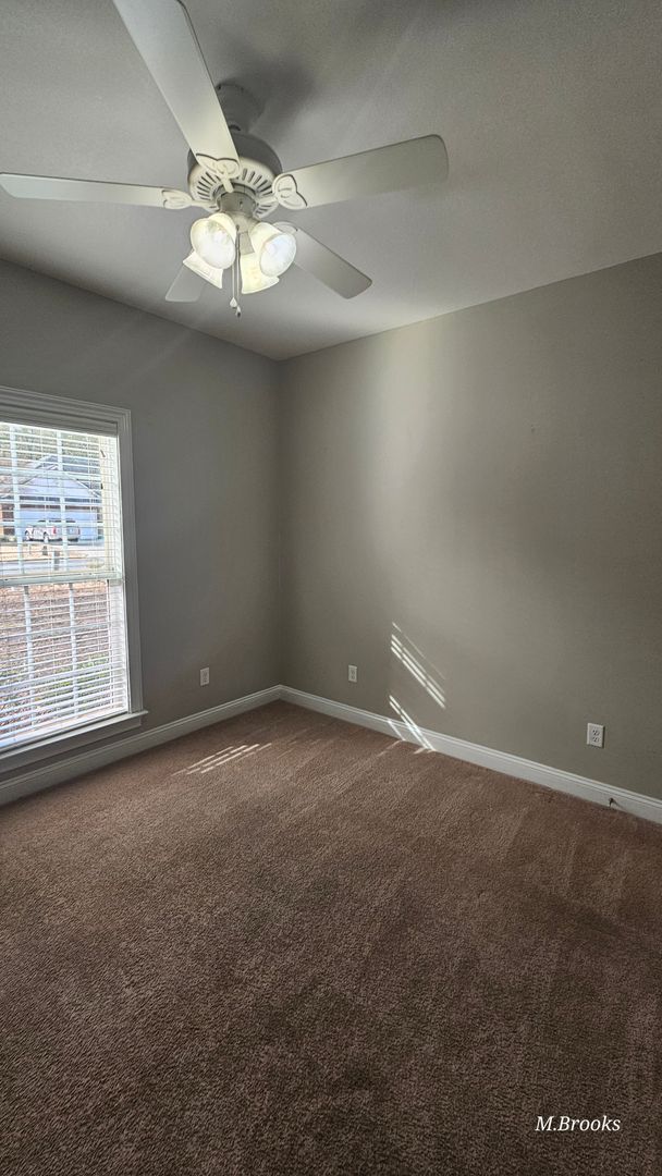 Building Photo - Beautiful 3/2 located in Valdosta