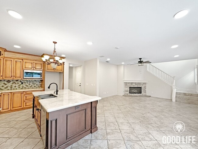 Building Photo - Price Reduced! Stunning Irvine 4BR Home – Private Yard & 2-Car Garage