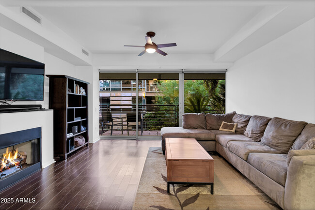 Building Photo - 7131 E Rancho Vista Dr