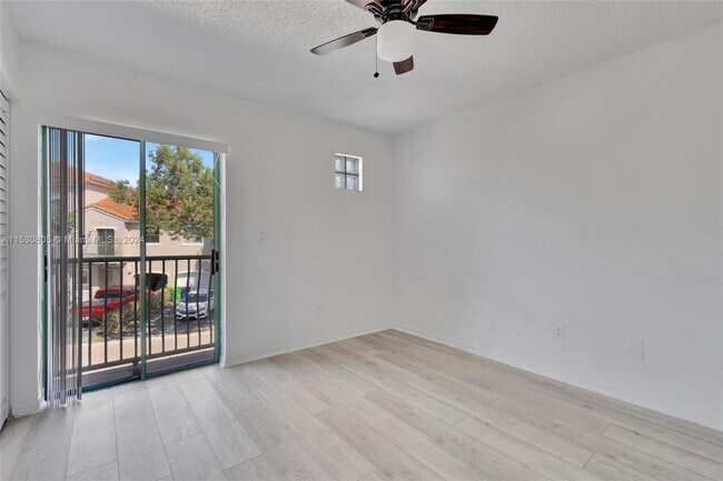 Building Photo - 1381 NW 126th Way