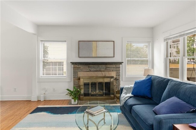 Building Photo - 2035 Manchester St NE