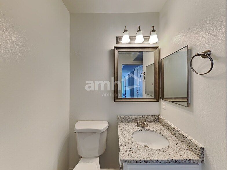Building Photo - 1545 Gumwood Dr