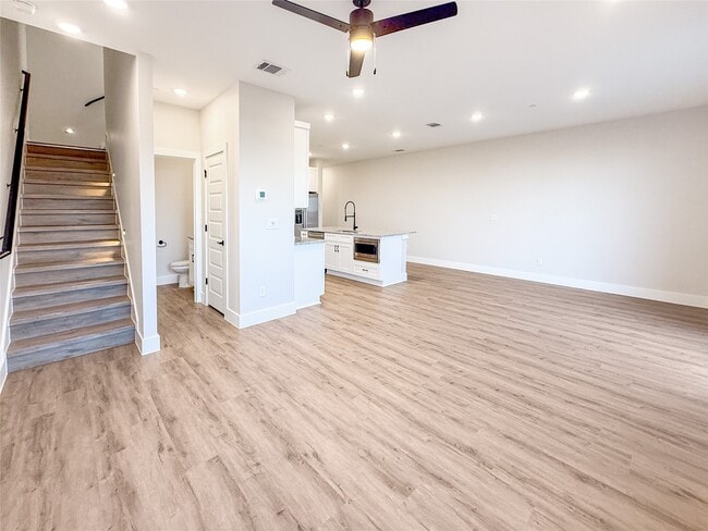 Building Photo - 5605 Mobeetie Lp