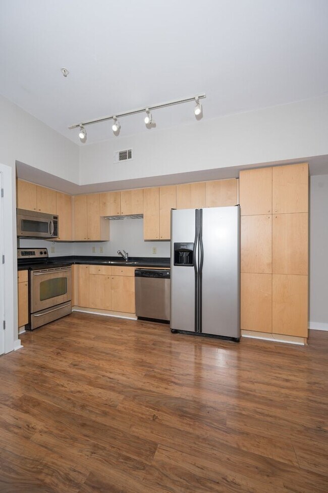 Building Photo - **WALKABLE MIDTOWN CONDO WITH BALCONY AND ...