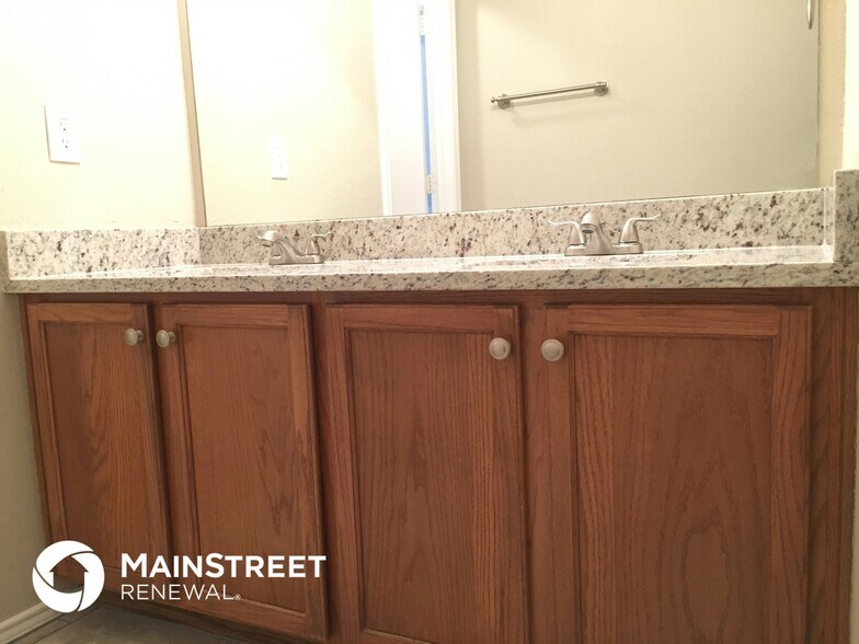 Building Photo - 1902 Purdue Dr