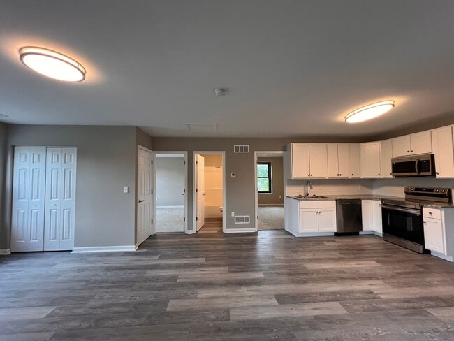 Building Photo - Brand New 2 bedroom Apartment in Parkland School District!