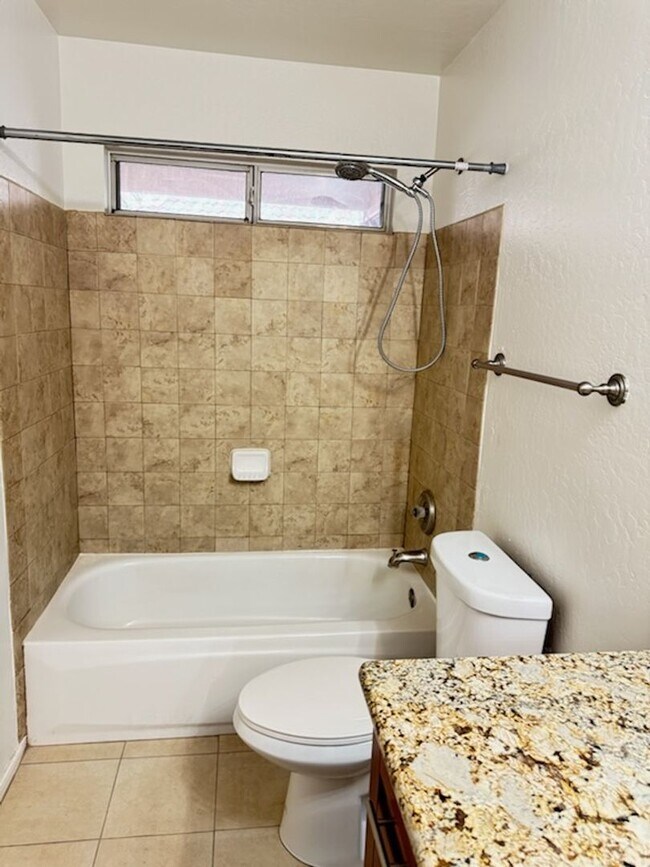 Building Photo - Jewel in South Tempe 3 bedroom rental