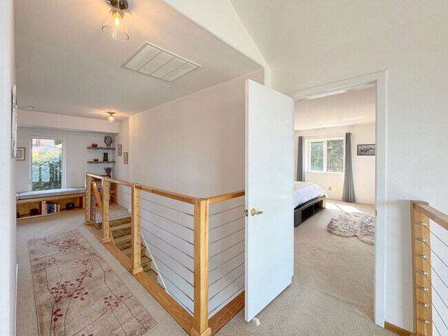 Building Photo - Stunning Home for Lease in Diamond Point
