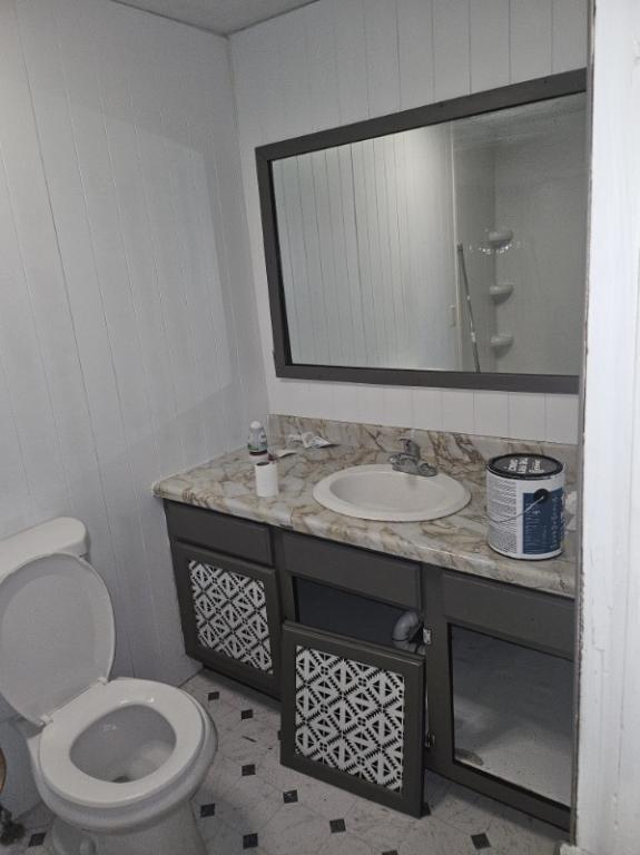 Building Photo - 911 Wells Ave