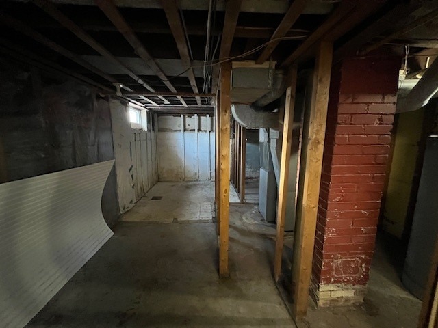 Building Photo - 230 E Victoria St