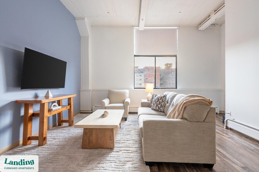 Building Photo - 45 Willow St