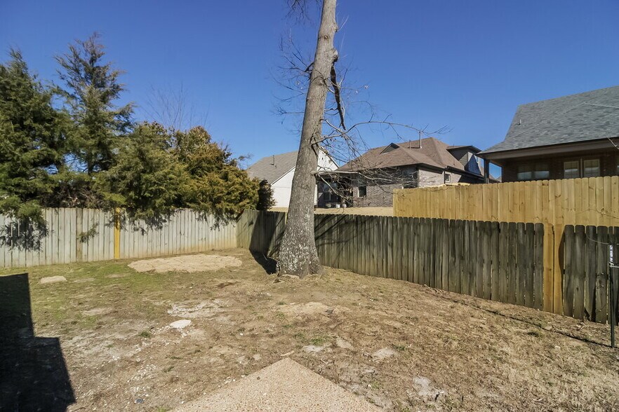 Building Photo - 80 Winding Creek Dr