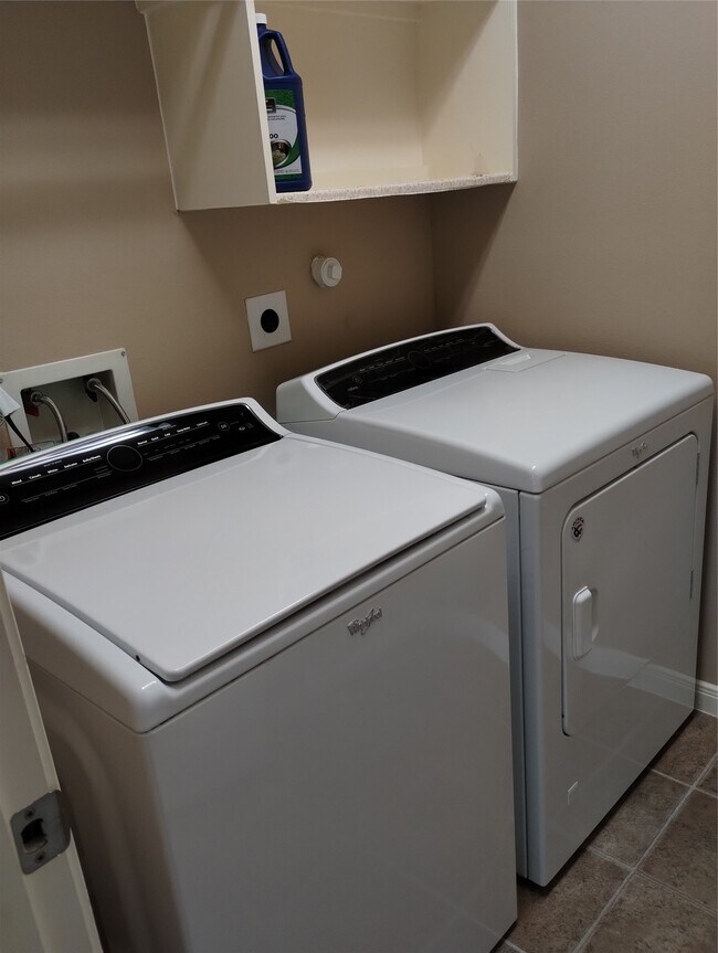 Building Photo - 16931 Creek Mountain Dr