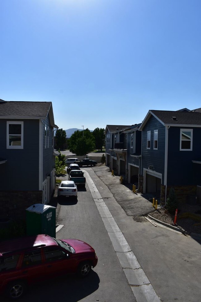 Building Photo - 611 Grandview Meadows Dr