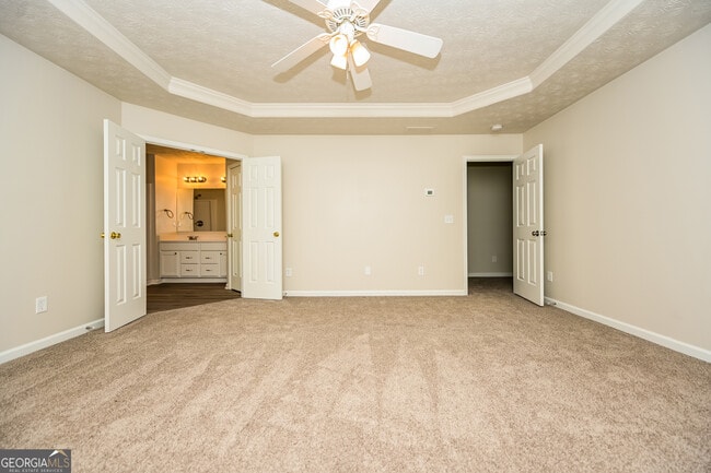 Building Photo - 520 Hilly Ct