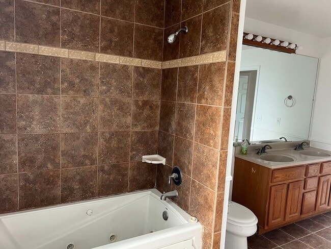 Building Photo - 4 bed/2 bath Morrison house