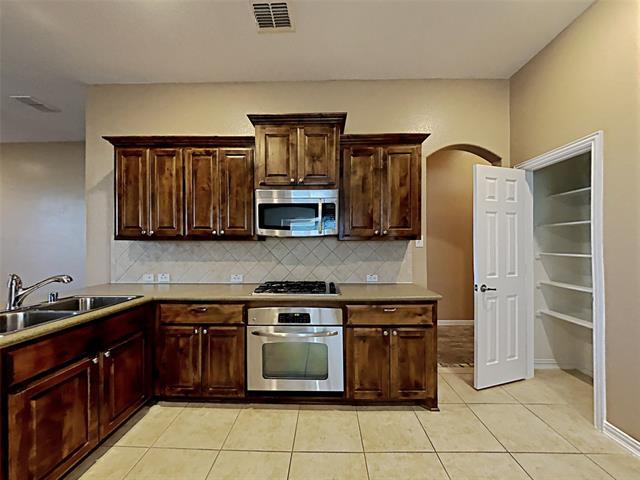 Building Photo - 4613 Lance Leaf Dr