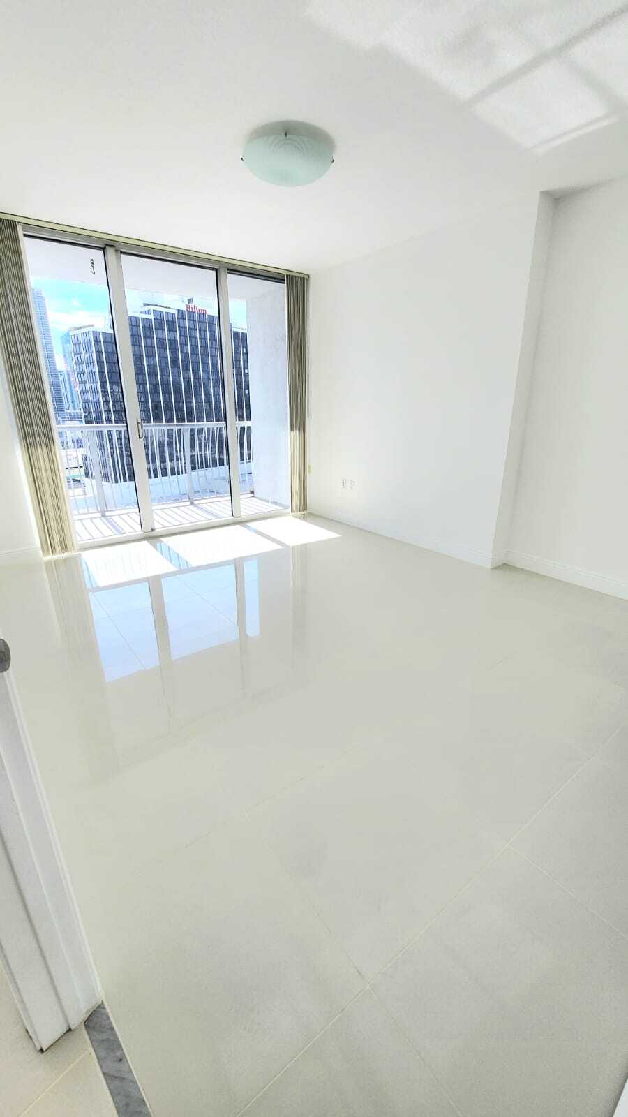 Building Photo - 1750 N Bayshore Dr
