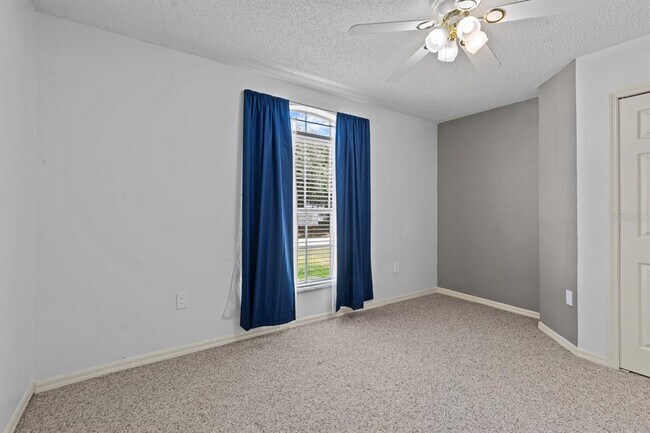 Building Photo - 211 Timberpark Dr