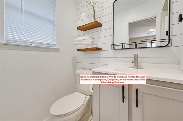 Building Photo - 320 Gardenia Ct