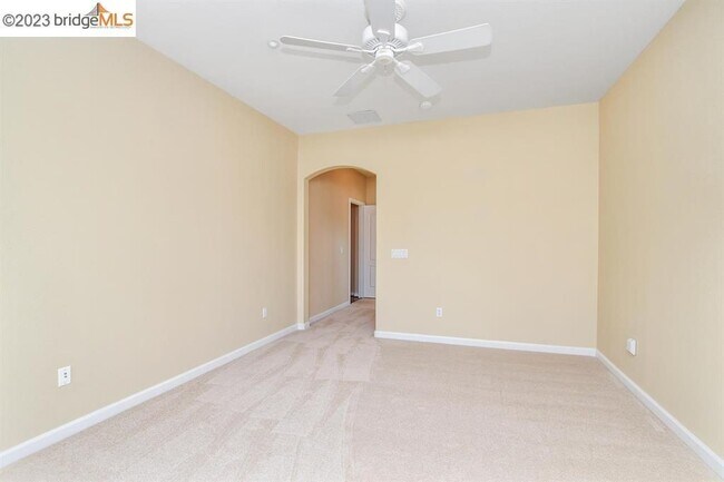 Building Photo - 935 Centennial Dr