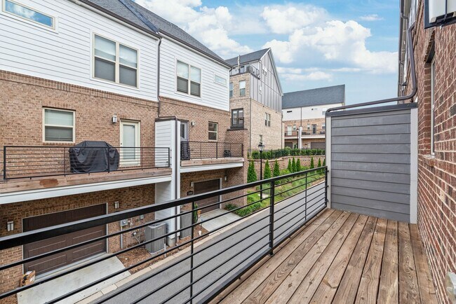 Building Photo - 13051 Tinton Ave