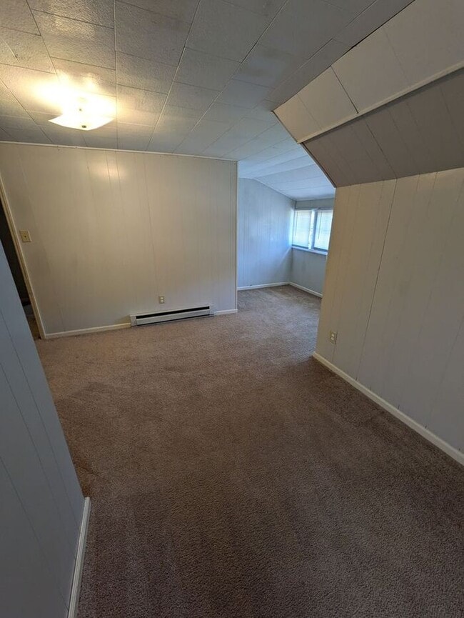 Building Photo - 3BD/1BA Single Family Home in Hickory