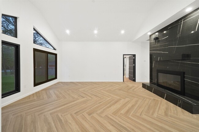 Building Photo - 2438 Carriage Lamp Ln