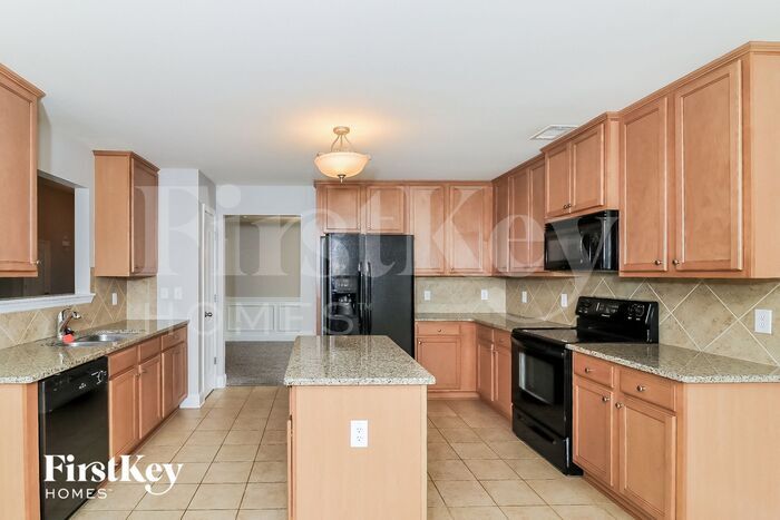 Building Photo - 6256 Cove Creek Dr