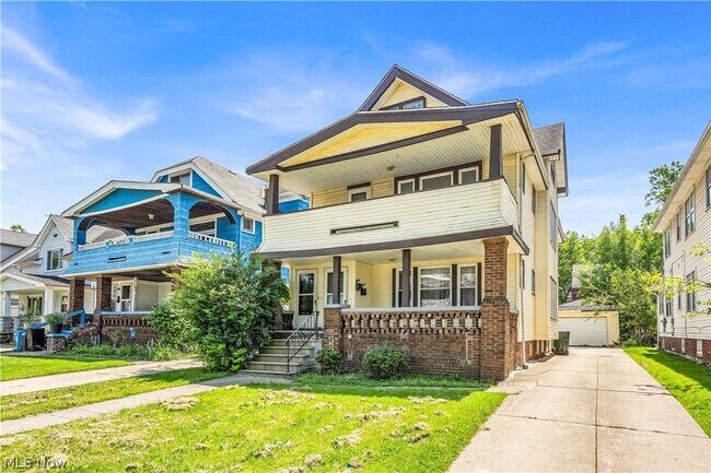 Building Photo - 10106 Greenview Ave