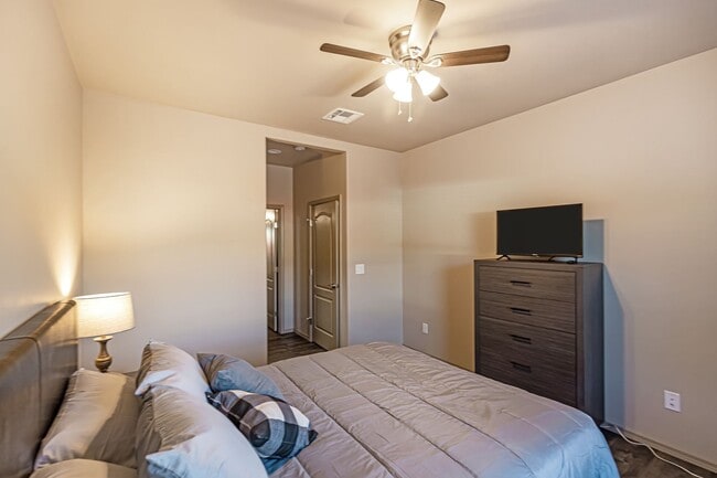 Building Photo - Fully Furnished