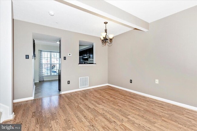 Building Photo - 5621 Queen Anne Ct