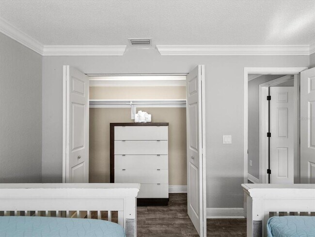 Building Photo - 185 Brightwater Dr