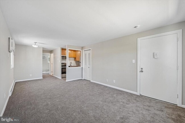 Building Photo - 644 Maryland Ave