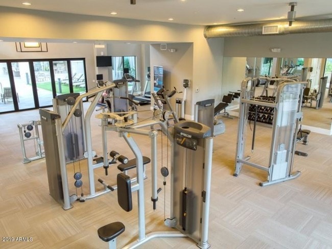 Building Photo - 7100 E Lincoln Dr