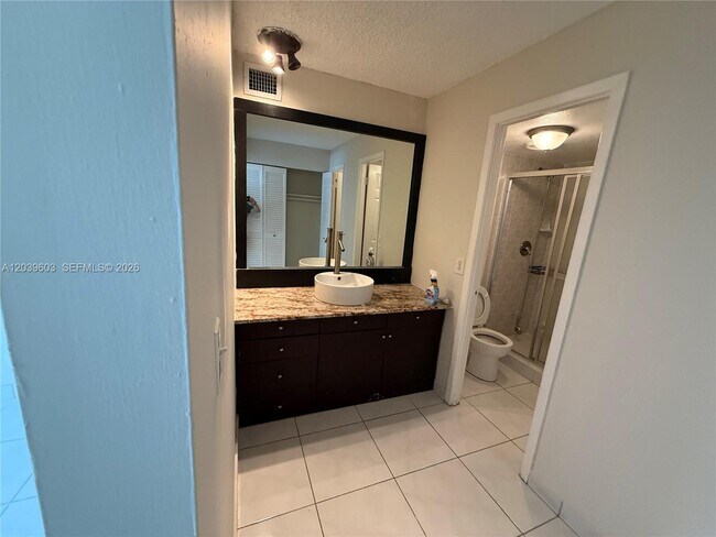 Building Photo - 401 Golden Isles Dr