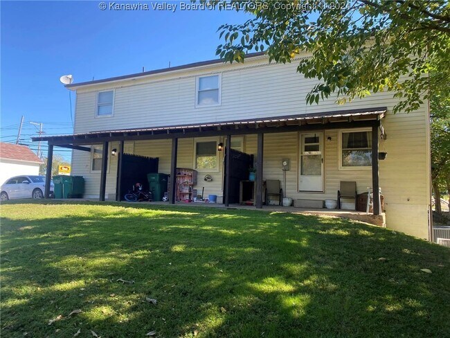 Building Photo - 116 Main St