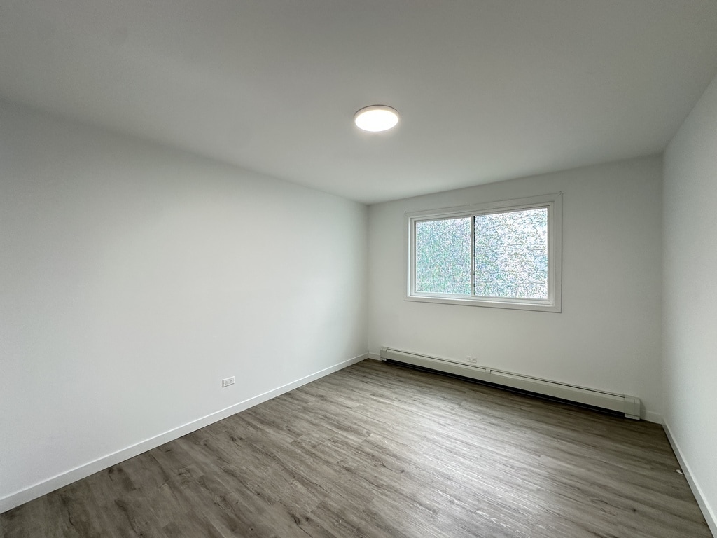 Building Photo - 7621 N Sheridan Rd